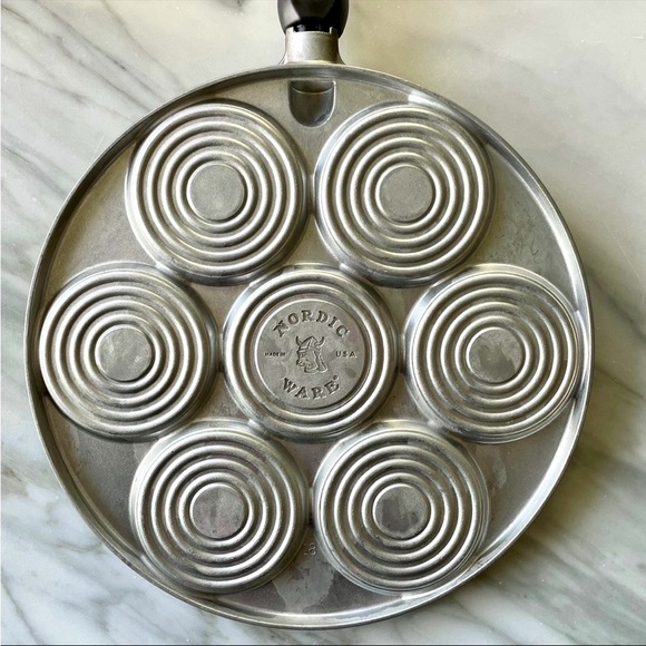 Nordic Ware•Christmas Silver Dollar Pancake Pan•Nonstick Surface•7-Shapes/Batch - Picture 8 of 15